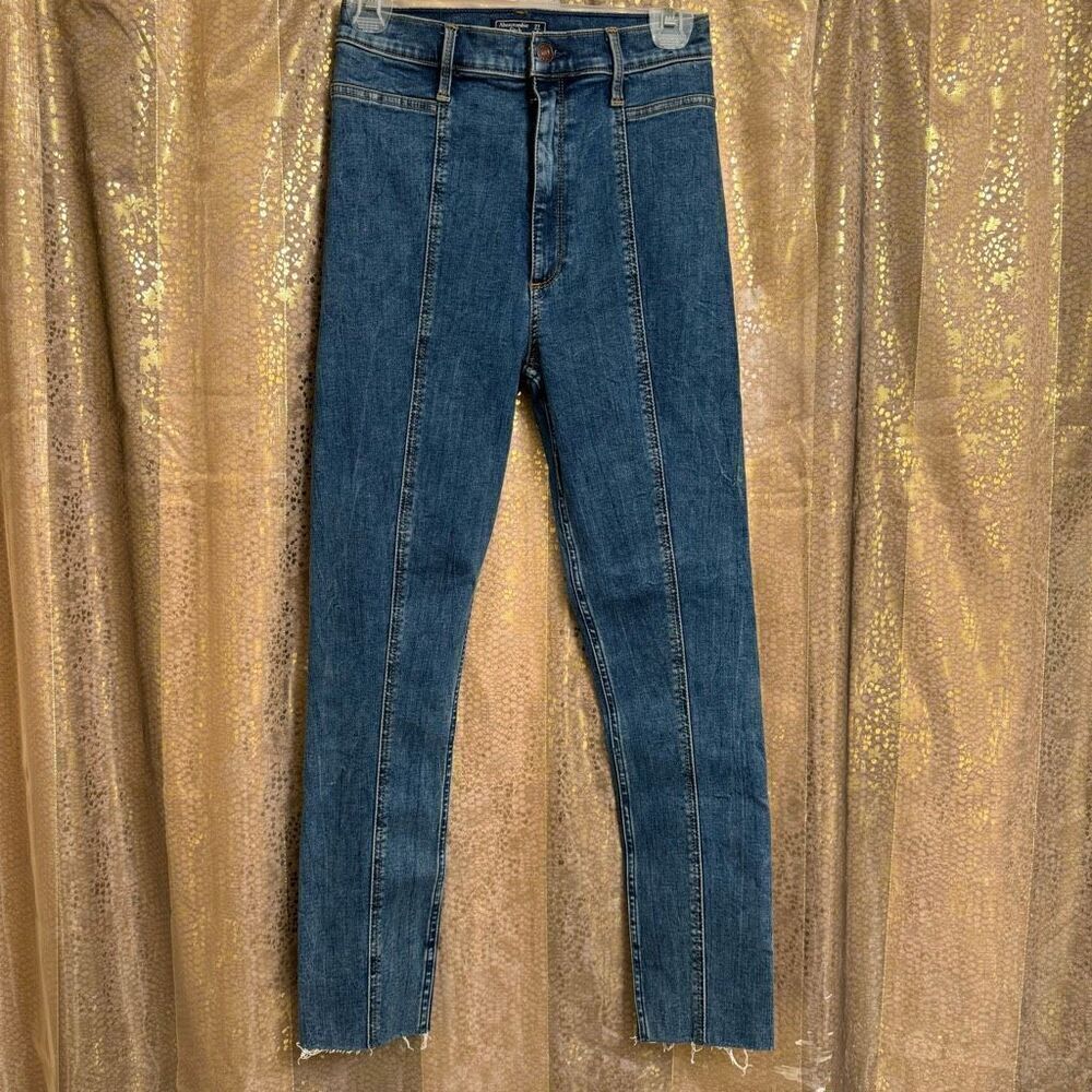 Abercrombie & Fitch Utra High Rise Super Skinny Ankle Center Seam Jeans 4/27
